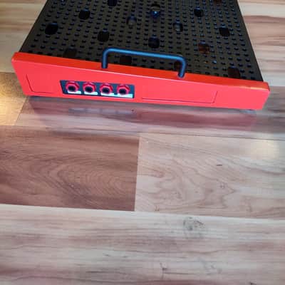 Temple Audio DUO 17 Pedalboard - Upgraded- incudes Travel Case 2020 Temple Red image 5