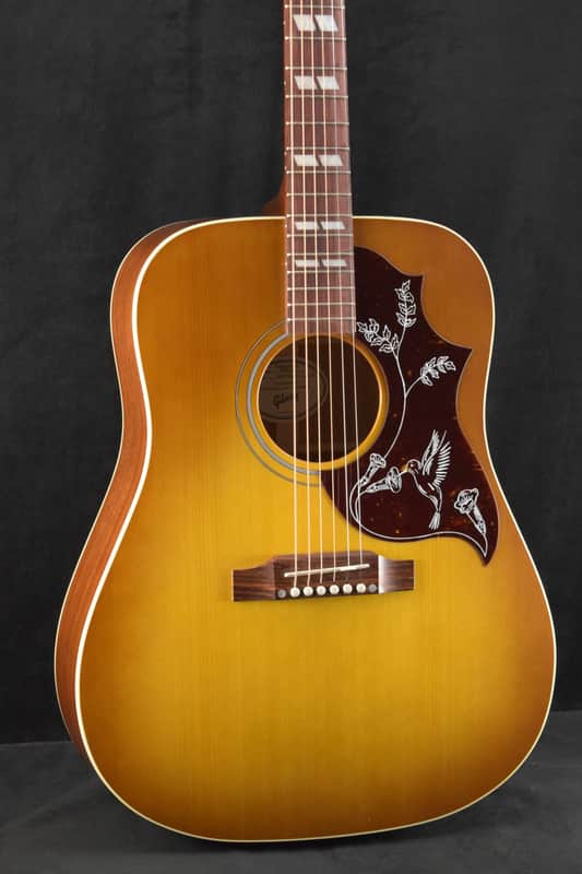 Gibson Hummingbird Special Satin Honey Burst w/ Premium Soft Shell Case