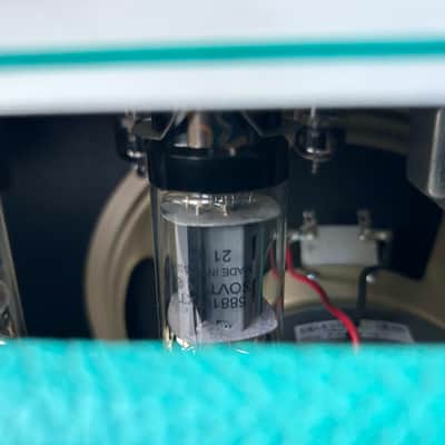 Tone King Sky King 2-Channel 35-Watt 1x12" Guitar Combo 2018 - Present - Turquoise image 6