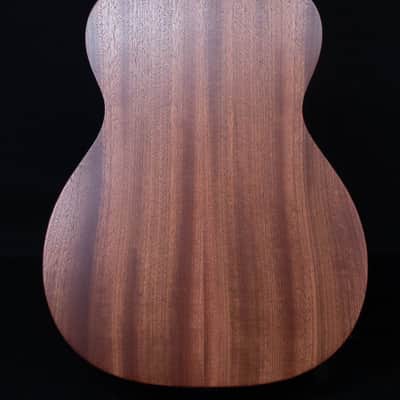 Martin 000JR-E Junior Acoustic Electric, Sapele image 3