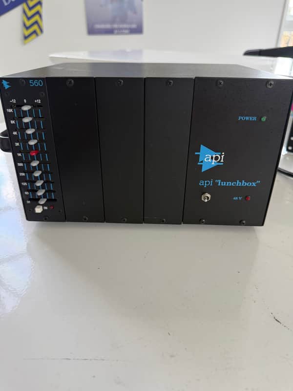 API 500-8B HC 8-Slot Lunchbox