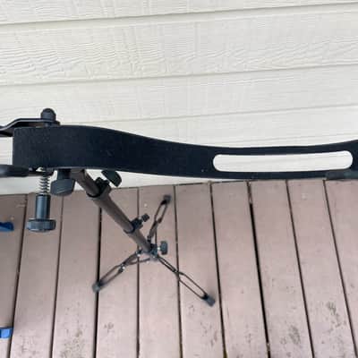 K&M 14760 Performer Stand for Electric Guitars image 7