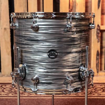 DW Performance Pewter Oyster Stage Drum Set - 18x22, 8x10, 9x12, 14x16 image 4