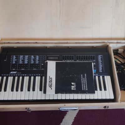 Solton TS4K (1989) Arranger Synth & Drum Machine image 1