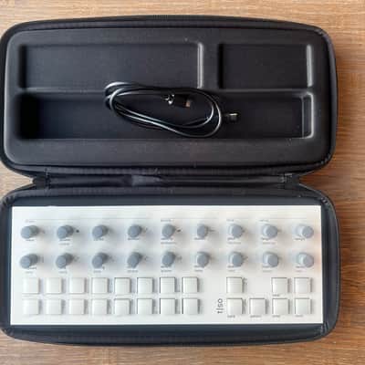 Torso Electronics T-1 Sequencer White w/Case & Original Box! image 8
