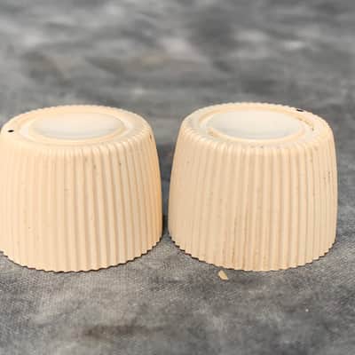 Danelectro Guitar Knobs U-1  60’s Aged Off White image 2