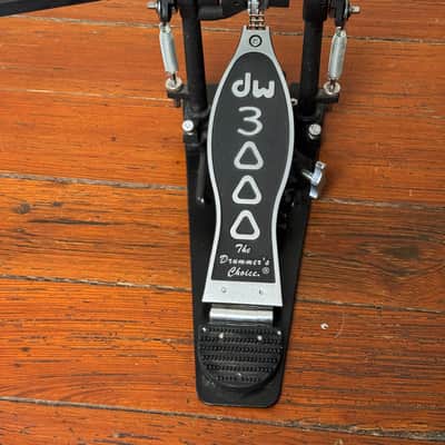 DW 3000 Series Double Bass Drum Pedal Like New image 3