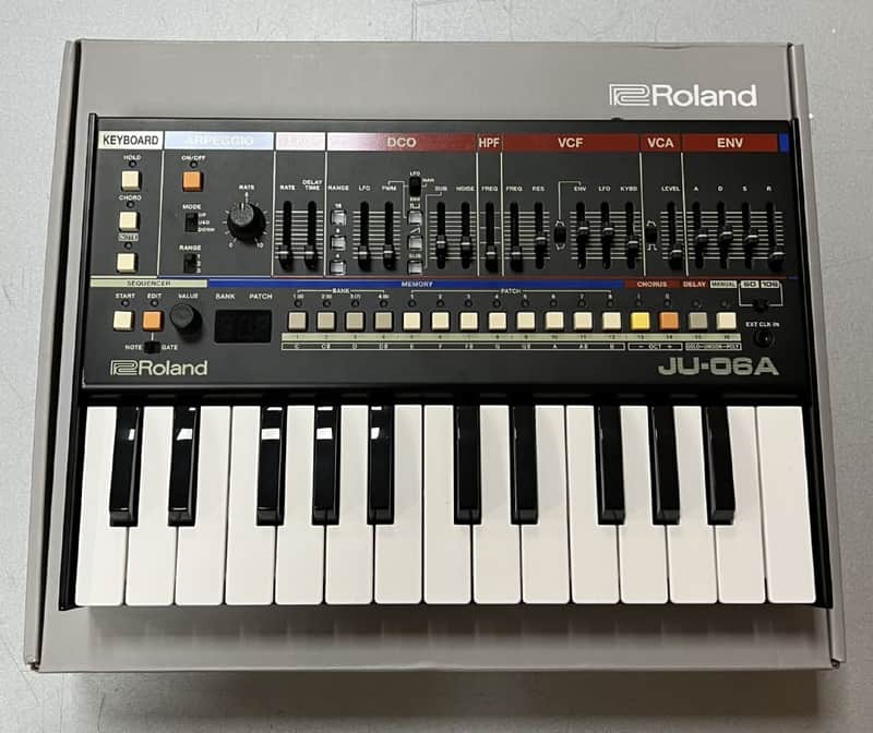 Roland Kit Juno 06A - K 25m Kit 4-voice synthesizer with usb audio interface + ... image 1