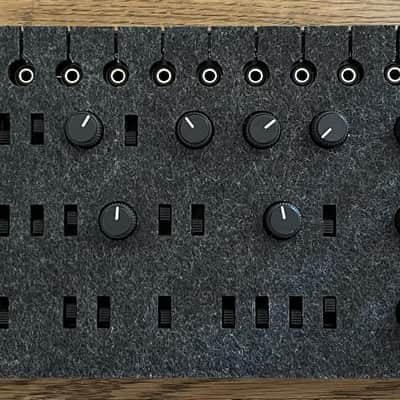 Behringer Pro-1 + Dust Cover image 2