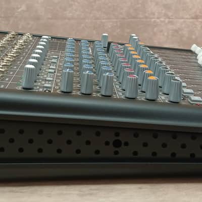 Mackie ProFX12 12-Channel Effects Mixer image 5
