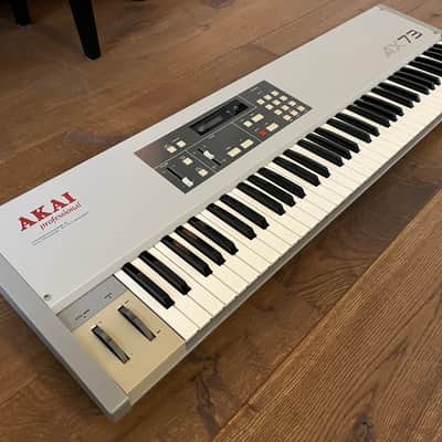 Akai AX 73 - 1980s vintage - good condition