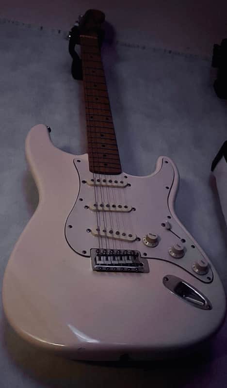 1994 Made In Korea Squier Stratocaster in Olympic White image 1