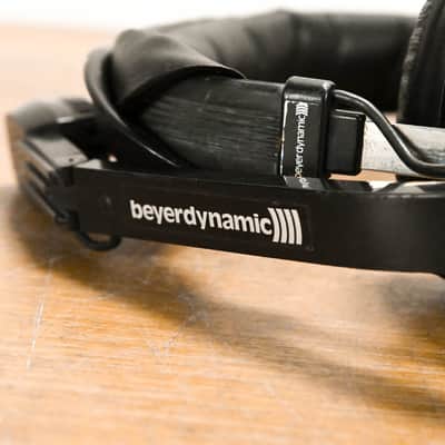 Beyerdynamic DT 109 Dual-Ear Headset with Dynamic Mic CG011EC image 2