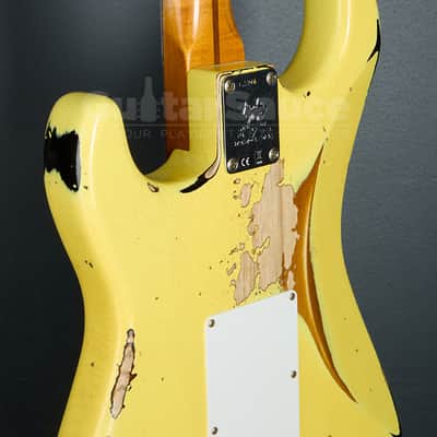 Fender Custom Shop Limited 70th anniversary 54 Stratocaster Heavy Relic 2025 - Candy Yellow Over 2 Color Sunburst (COD 2186NG) image 17