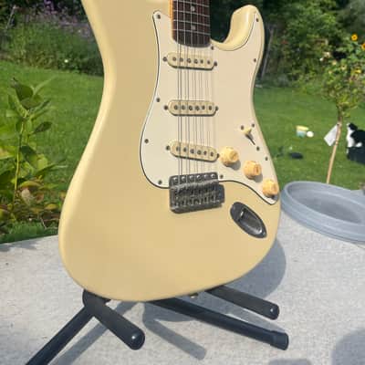 Vintage strat: Fresher Straighter FS500 4th gen Great Stratocaster replica Made in Japan in '80s image 3