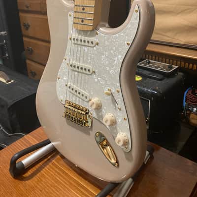 Fender Stratocaster P/C Alder Shoreline Gold image 3