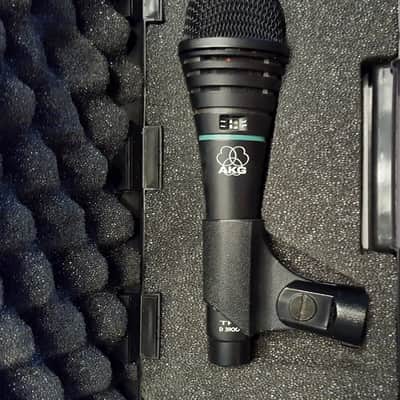 AKG D3900 Dynamic Vocal Microphone | Reverb