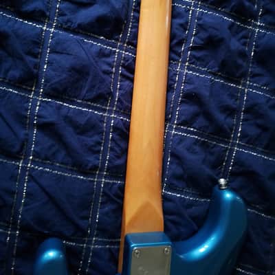Squier Classic Vibe '60s Stratocaster with Laurel Fretboard 2019 - Present - Lake Placid Blue image 3