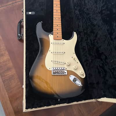 Fender Eric Johnson Stratocaster with Maple Fretboard 2005 - Present - 2-Color Sunburst image 11