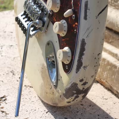 Handyman Mick Mars Stratocaster "The Dirt" 2019 Vintage white image 9