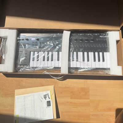 Arturia Keystep Pro Chroma 37-Key MIDI Controller 2024 - Present - Black