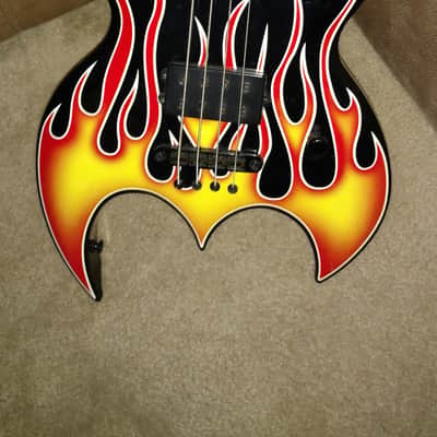 Brownsville Bat bass 1982 Black with flame top image 4