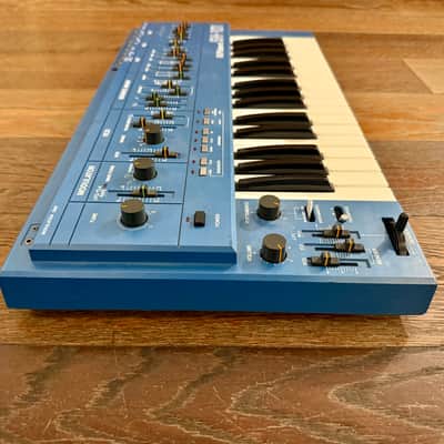Roland SH-101 32-Key Monophonic Synthesizer 1982 - 1986 - Blue image 6