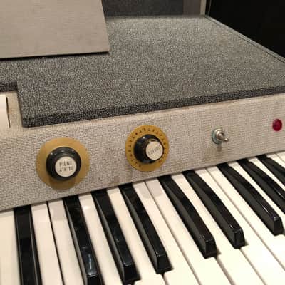 Vintage 1960s Ekosonic / Doric Transistor Italian Combo Organ Piano w/ Orig Legs image 6