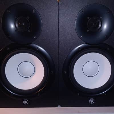 Yamaha HS7 pair, with stands and cables image 1