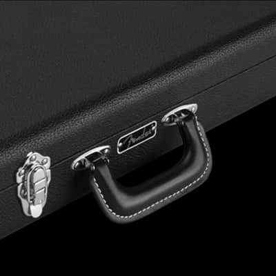 Fender Classic Series Wood Bass Guitar Case - Precision Bass/Jazz Bass, Black image 2
