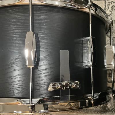 (MINT) Ludwig Classic oak 8x14 snare drum Night Oak image 3