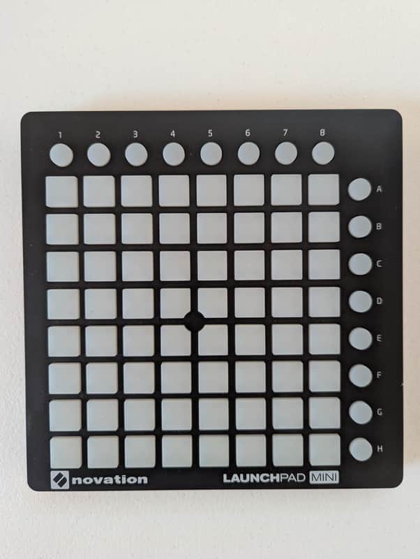 Novation Launchpad Mini MKII Pad Controller 2015 - 2019 - Black image 1