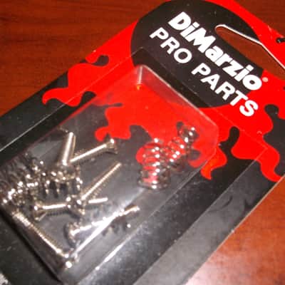 DiMarzio Vintage Single-Coil Mounting Kit, Six Screws & Springs - CHROME