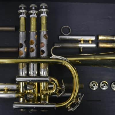 Corneta Bach Stradivarius 181-37 Corporation lacada en muy buen estado. image 2
