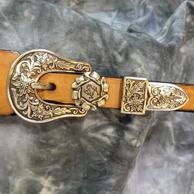 Leather New Old Stock USA "Old School" Style Full Grain Leather Cowboy Silver Buckle Fancy Guitar Strap Metal Buckle Case Candy image 3