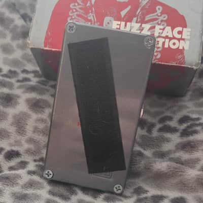 Dunlop JHM5 Jimi Hendrix Signature Fuzz Face 2017 - 2019 - Red image 4