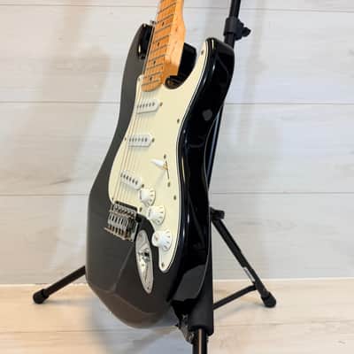 Silvertone S-Style Electric Guitar Black Maple Fingerboard image 6