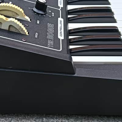 Moog Rogue 1981 - Black image 2