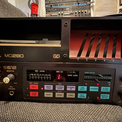 Akai S612 / MD280 MIDI Digital Sampler /Disc Drive 1985 - Black image 14