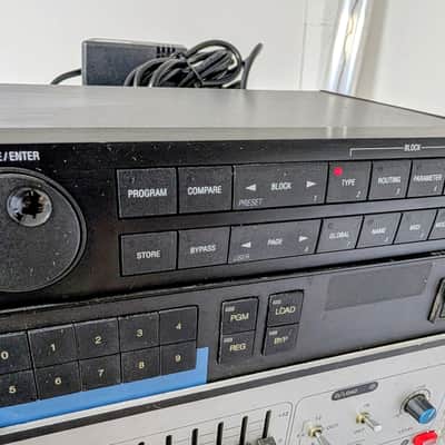 Alesis QuadraVerb 2 Dual Channel Octal Master Effects with Digital I/O 1990s - Black image 2
