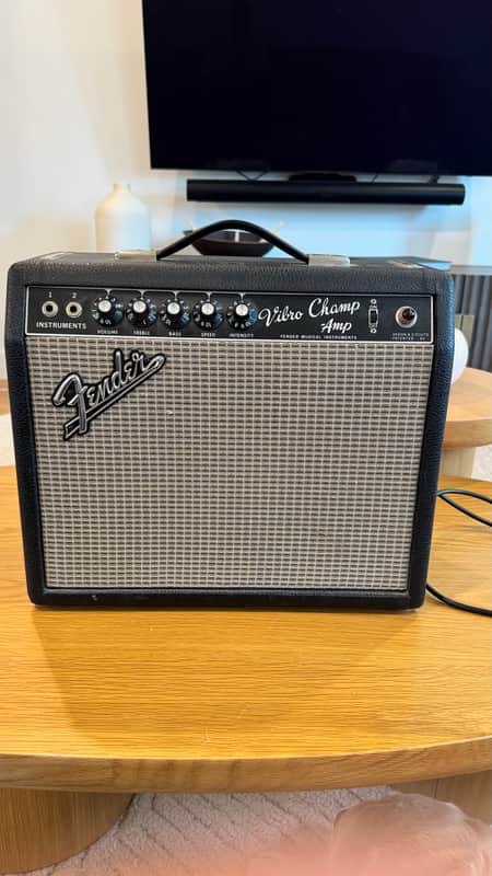 Fender Vibro Champ 6-Watt 1x8" Guitar Combo