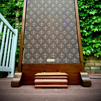 Rotary Connection 2 speed portable Leslie/Rotary lite up guitar speaker cab with 2 button footswitch! BIG CTS 15x9 vintage speaker inside. 2 inner bulbs that change with the speed changes. Real vintage hardwoods. 2026 - Wood image 19