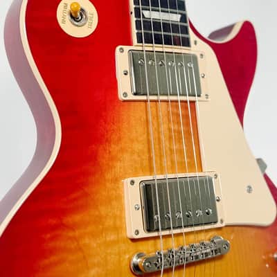 2022 Gibson Les Paul Standard '50s, Heritage Cherry Sunburst, w/case image 4