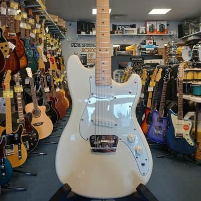 Fender Duo Sonic Reissue MIM Electric Guitar - Cream w/ HS Case image 3