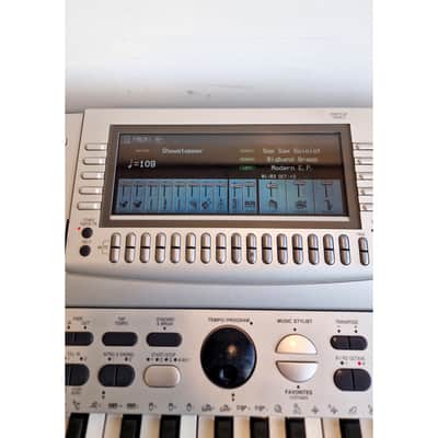 Technics SX-KN6500 - Musical Keyboards - Silver - Excellent w/ Manuals & memory cards image 2