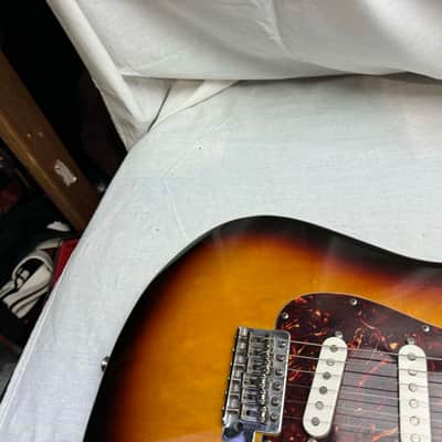 Fender Deluxe Roadhouse Stratocaster Guitar 2008 - Brown Sunburst / Maple neck image 3