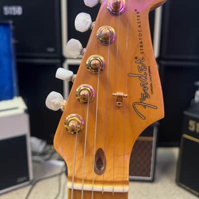 75th Anniversary Commemorative Stratocaster 2-Color Bourbon Burst image 5