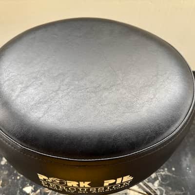 Pork Pie Gel Round Seat with mounting plate only - Black image 3