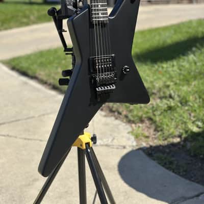 EVH Limited Edition Star w/ bag - Stealth Black image 3