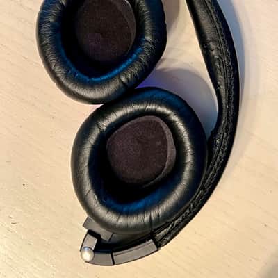 Sennheiser  MM 550-X Wireless Bluetooth Travel Headphones 2000s image 4